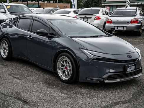 Used 2024 Toyota Prius Limited w/ Limited Premium Package AWD/4WD image 4