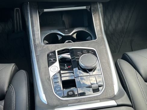 Used 2024 BMW X7 xDrive40i w/ M Sport Package AWD/4WD image 18