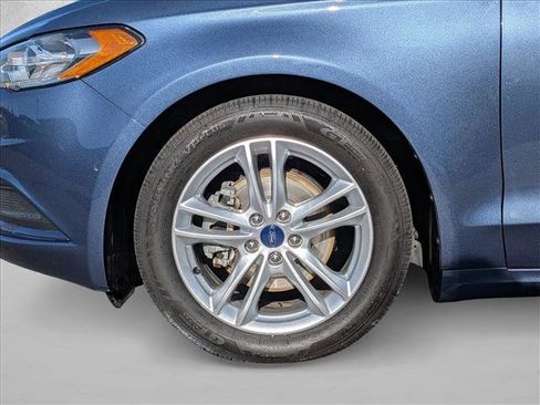 Used 2018 Ford Fusion SE w/ Fusion SE Technology Package image 22