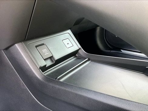 Used 2025 Acura RDX SH-AWD image 32