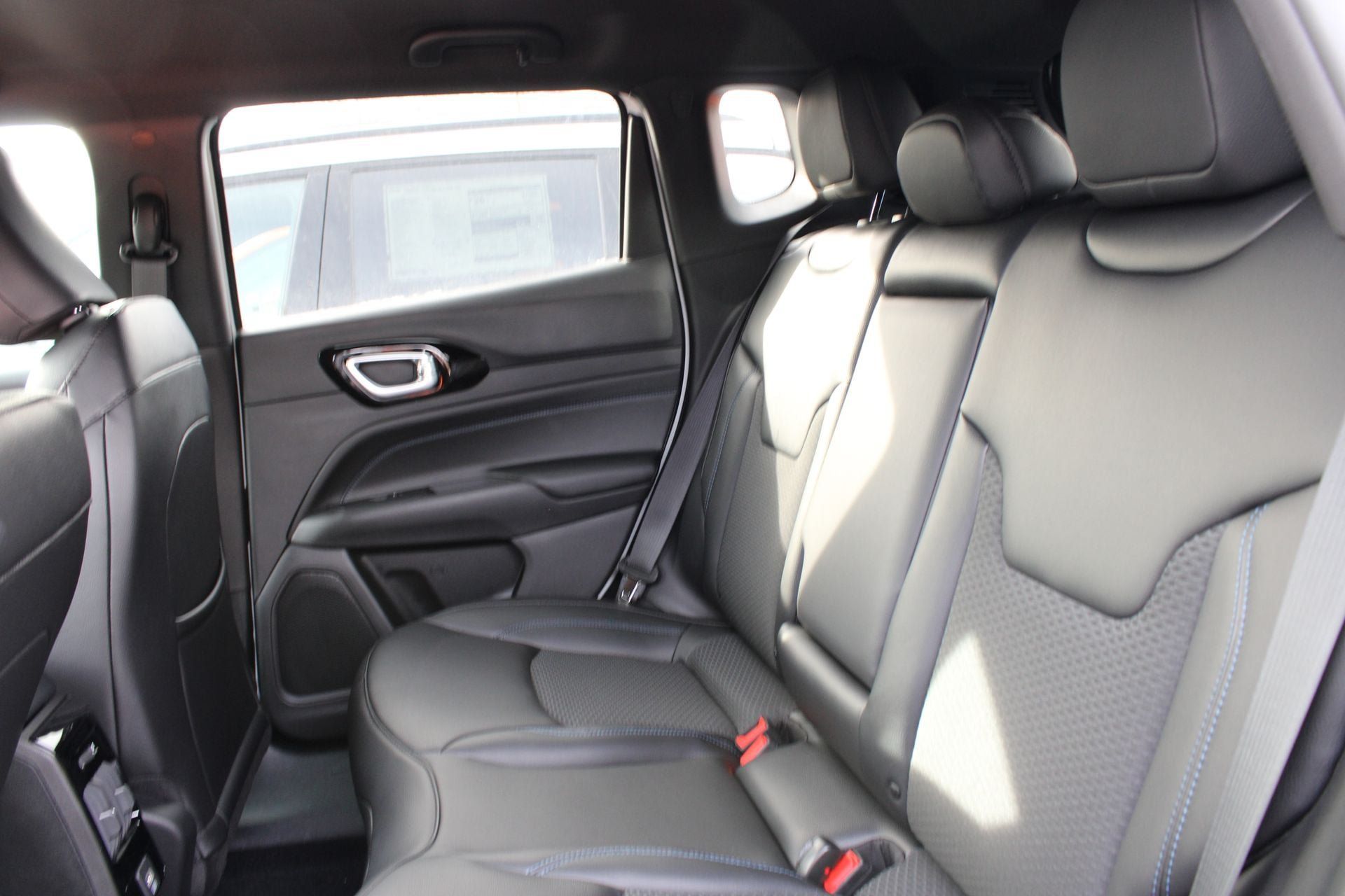 New 2026 Jeep Compass Latitude AWD/4WD image 23