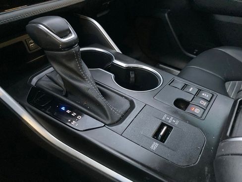 Used 2023 Toyota Highlander XSE image 27