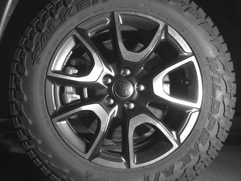Used 2025 Jeep Compass Trailhawk AWD/4WD image 12