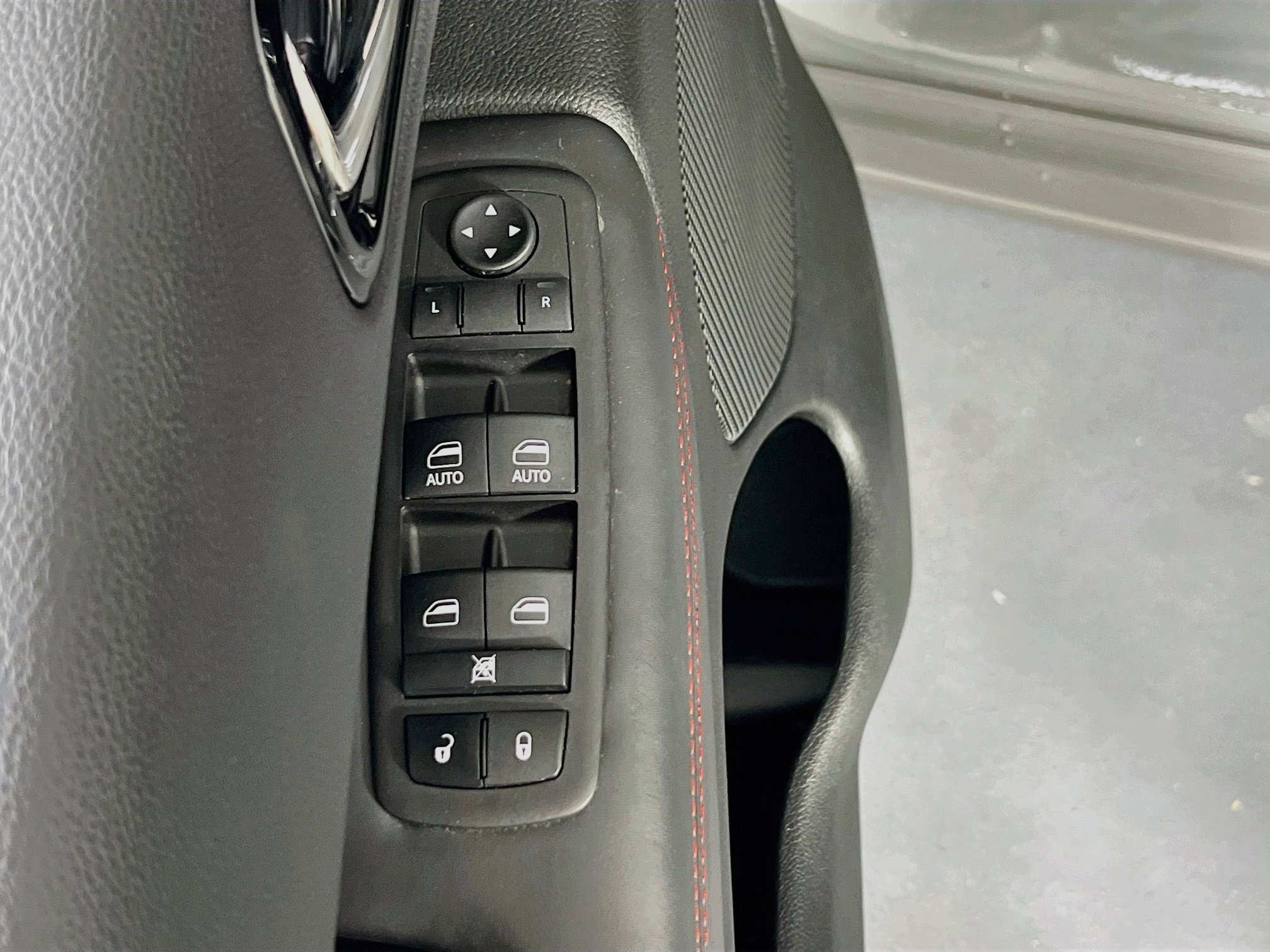 Used 2023 Dodge Durango R/T AWD/4WD image 17