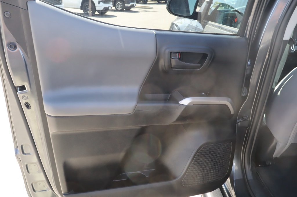 Used 2021 Toyota Tacoma SR5 RWD image 34