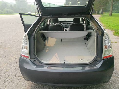 Used 2011 Toyota Prius Two FWD image 17