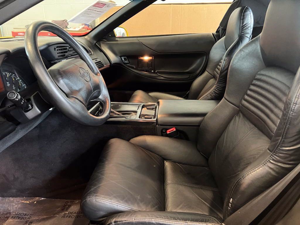 Used 1995 Chevrolet Corvette Convertible RWD image 12
