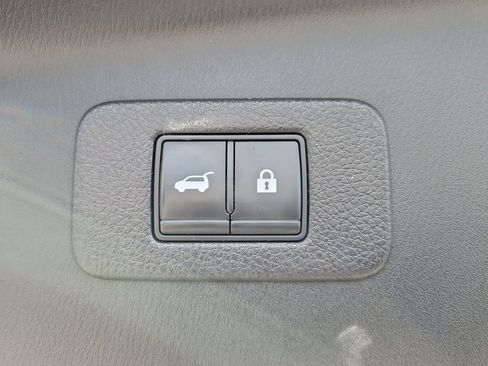 Used 2022 Nissan Armada SL w/ Captain's Chairs Package AWD/4WD image 40