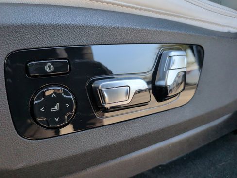 Certified 2024 BMW X7 xDrive40i image 27