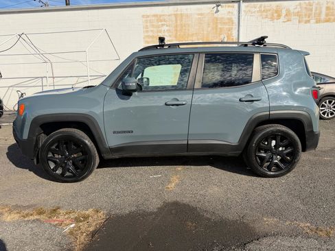 Used 2018 Jeep Renegade Altitude image 8