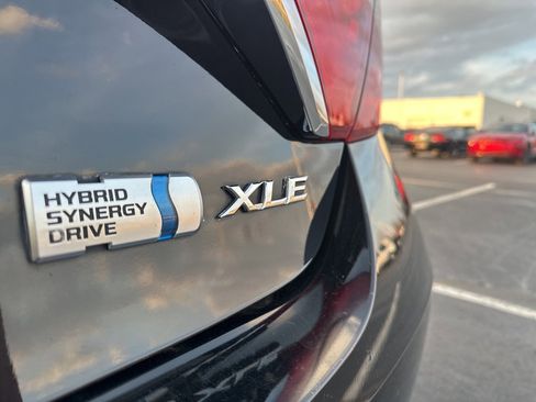 Certified 2017 Toyota Camry XLE image 39