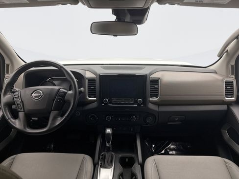 Used 2022 Nissan Frontier SV image 14