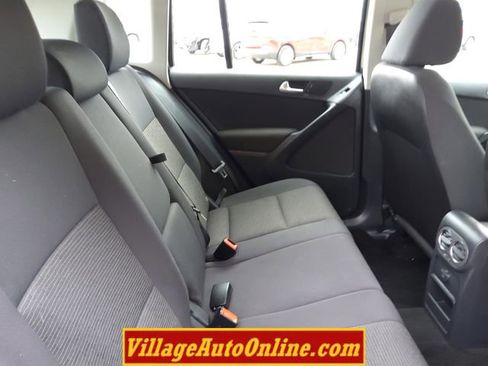 Used 2017 Volkswagen Tiguan S image 39
