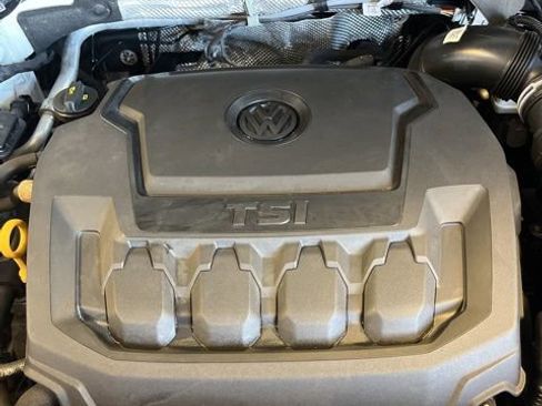 Used 2022 Volkswagen Tiguan SE image 29