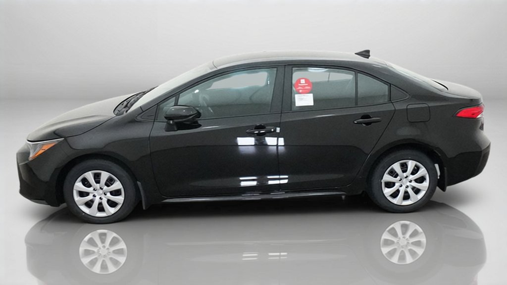 New 2027 Toyota Corolla LE FWD image 2