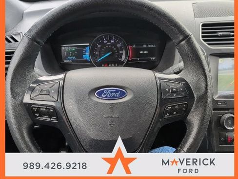 Used 2018 Ford Explorer XLT w/ Equipment Group 202A AWD/4WD image 8