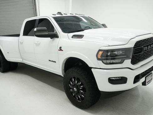 Used 2022 RAM 3500 Limited AWD/4WD image 3