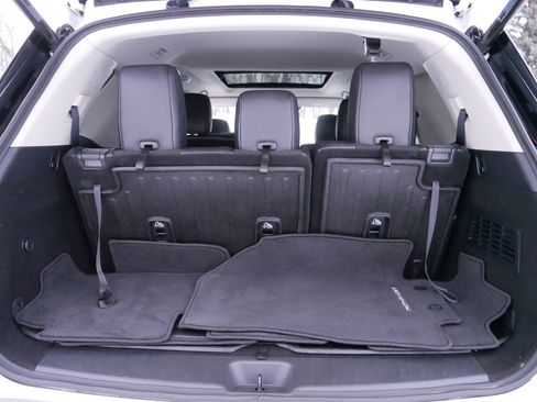 Certified 2025 Nissan Pathfinder Platinum w/ Cargo Package image 18