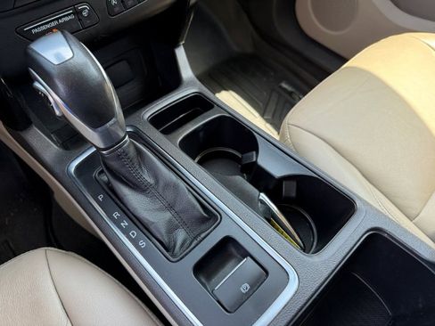Used 2019 Ford Escape Titanium FWD image 34