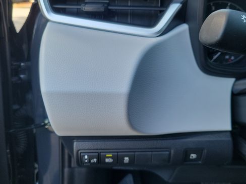 Used 2025 Toyota Corolla SE FWD image 15