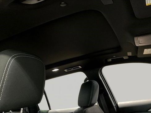 Used 2024 Chevrolet Traverse LT w/ Enhanced Driving Package FWD image 21