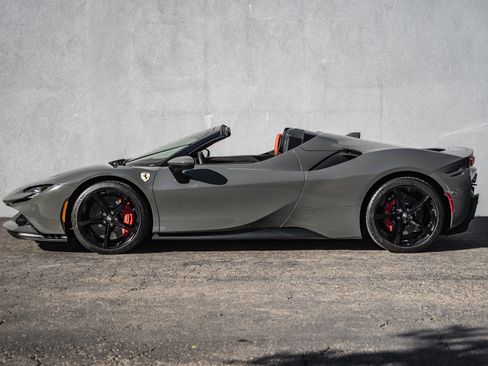 Used 2025 Ferrari SF90 Spider AWD/4WD image 8