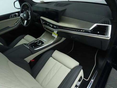 Used 2026 BMW X7 xDrive40i w/ Executive Package AWD/4WD image 19