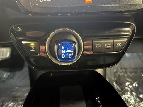 Used 2020 Toyota Prius Prime Limited image 19