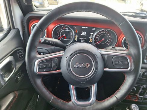 Used 2018 Jeep Wrangler Unlimited Rubicon AWD/4WD image 14