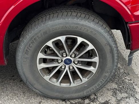 Used 2019 Ford F150 XLT w/ Equipment Group 302A Luxury AWD/4WD image 9