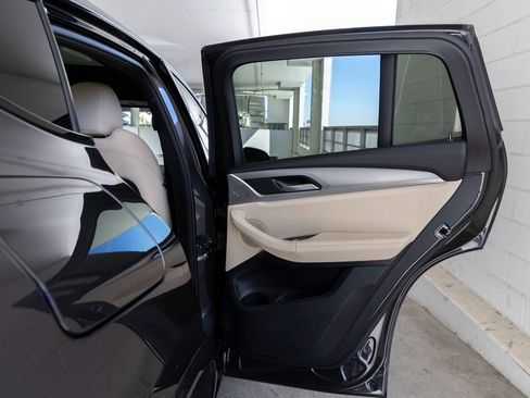 Certified 2025 BMW X4 xDrive30i image 23