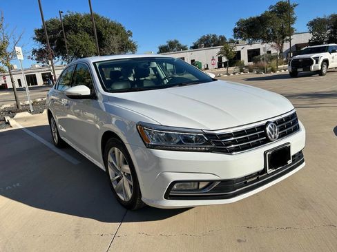Used 2018 Volkswagen Passat 2.0T SE w/ SE Lighting Package FWD image 5