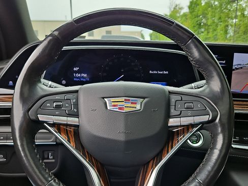 Used 2024 Cadillac Escalade ESV Premium Luxury AWD/4WD image 20