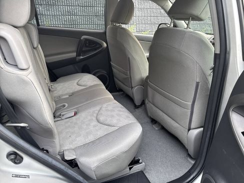 Used 2011 Toyota RAV4 2WD w/ Base L4 Extra Value Pkg image 18
