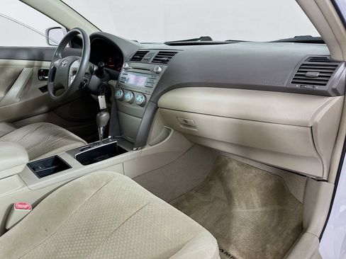 Used 2009 Toyota Camry LE FWD image 25