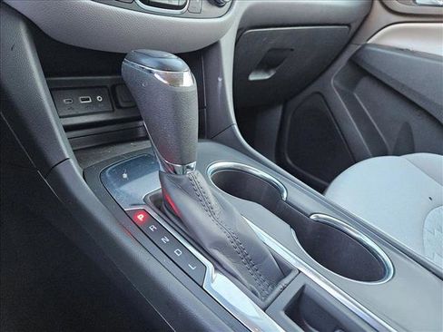 Used 2021 Chevrolet Equinox LS image 11