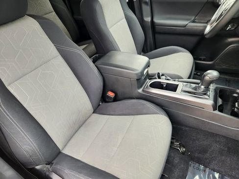 Used 2023 Toyota Tacoma TRD Off-Road image 10