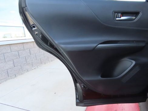 Used 2024 Toyota Venza XLE image 25