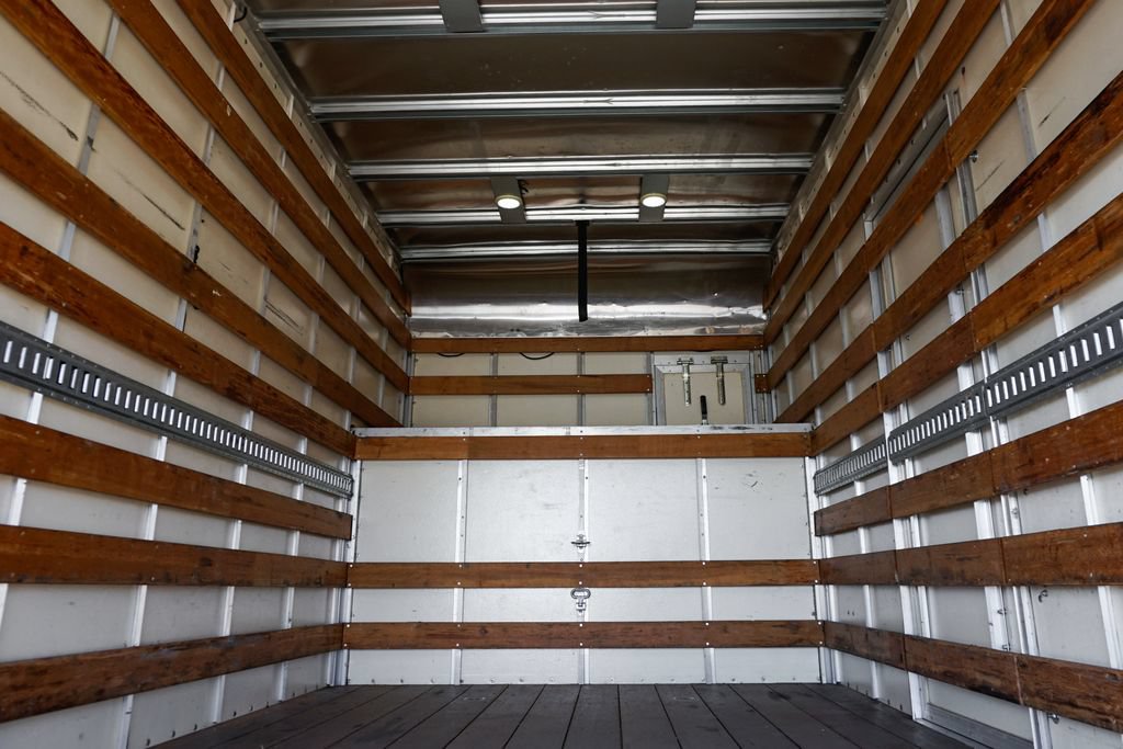 Used 2016 Ford F650 2WD Regular Cab Super Duty image 9