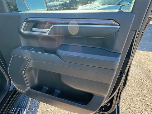 Used 2022 Chevrolet Silverado 1500 LT w/ Z71 Off-Road Package image 16