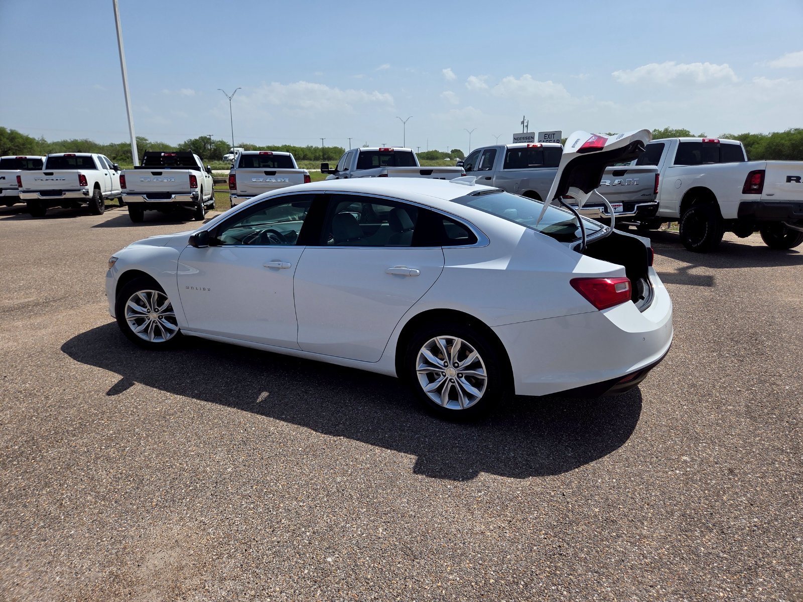 Used 2024 Chevrolet Malibu LT FWD image 25