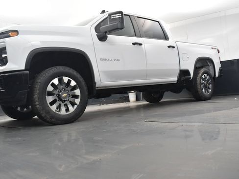 New 2026 Chevrolet Silverado 2500 Custom w/ Custom Value Package AWD/4WD image 13
