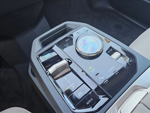New 2026 BMW iX xDrive45 image 18