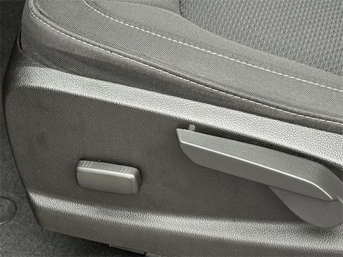 Used 2021 Chevrolet Colorado LT w/ LT Convenience Package image 7