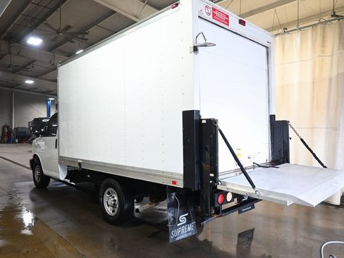 Used 2017 Chevrolet Express 3500 image 8