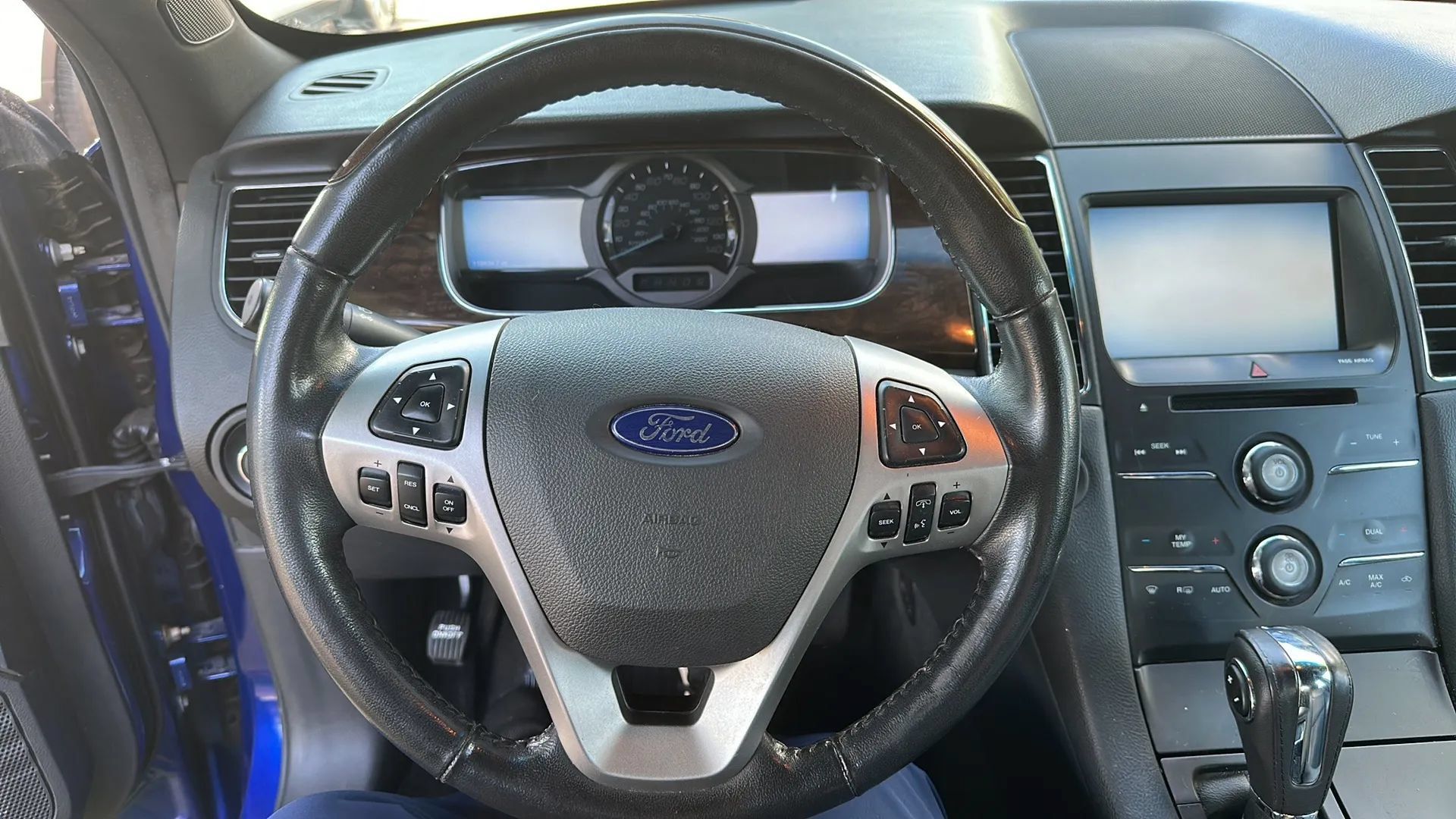 Used 2014 Ford Taurus Limited FWD image 16
