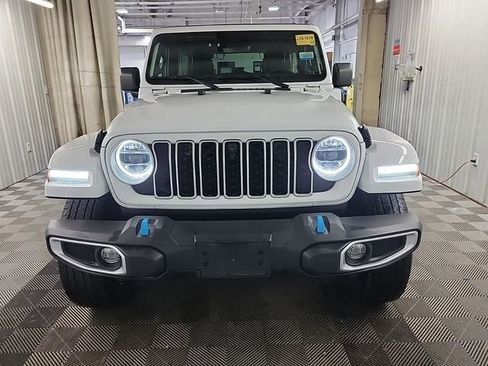 Used 2024 Jeep Wrangler Unlimited Sahara w/ Technology Group AWD/4WD image 10