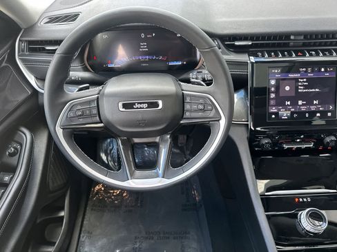 Certified 2023 Jeep Grand Cherokee Laredo w/ Luxury Tech Group I AWD/4WD image 14