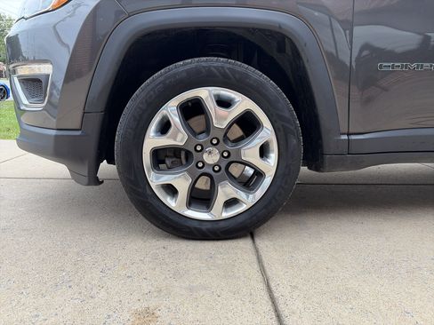 Used 2019 Jeep Compass Limited AWD/4WD image 11