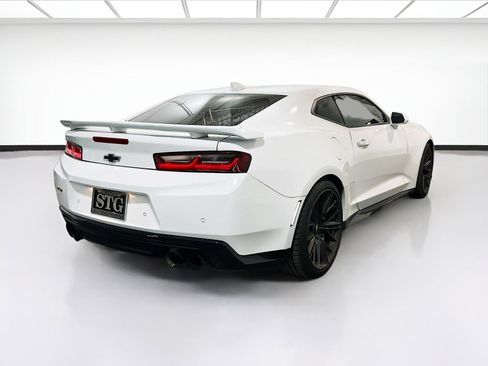 Used 2017 Chevrolet Camaro ZL1 image 4
